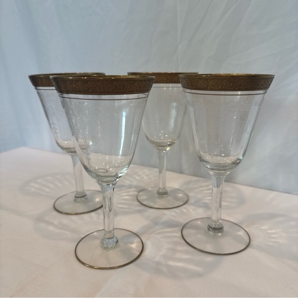 Antique 1920s Art Deco Etched Crystal Stemmed Glasses with Gold Rims - Picture 7 of 9
